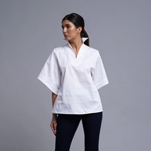 Load image into Gallery viewer, White cotton popped collar blouse