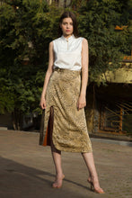 Load image into Gallery viewer, High neck blouse