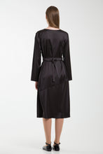 Load image into Gallery viewer, Midi black satin dress full sleeve