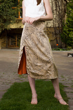 Load image into Gallery viewer, Leopard midi skirt
